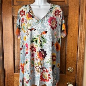 Johnny Was Blue w/Colorful Flowers Cap Sleeve V-Neck Tee Size 1X